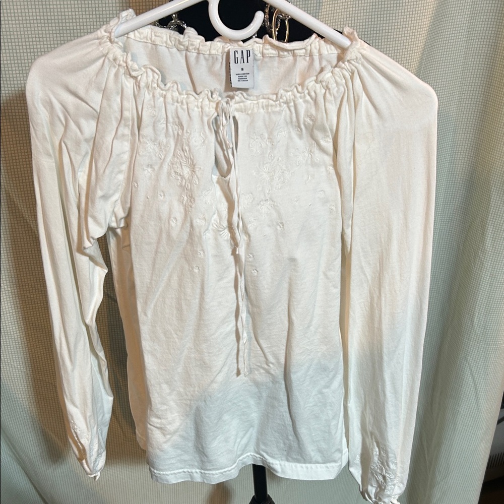 Vintage GAP Women's Cream Embroidered Blouse with embroidered chest and sleeves
